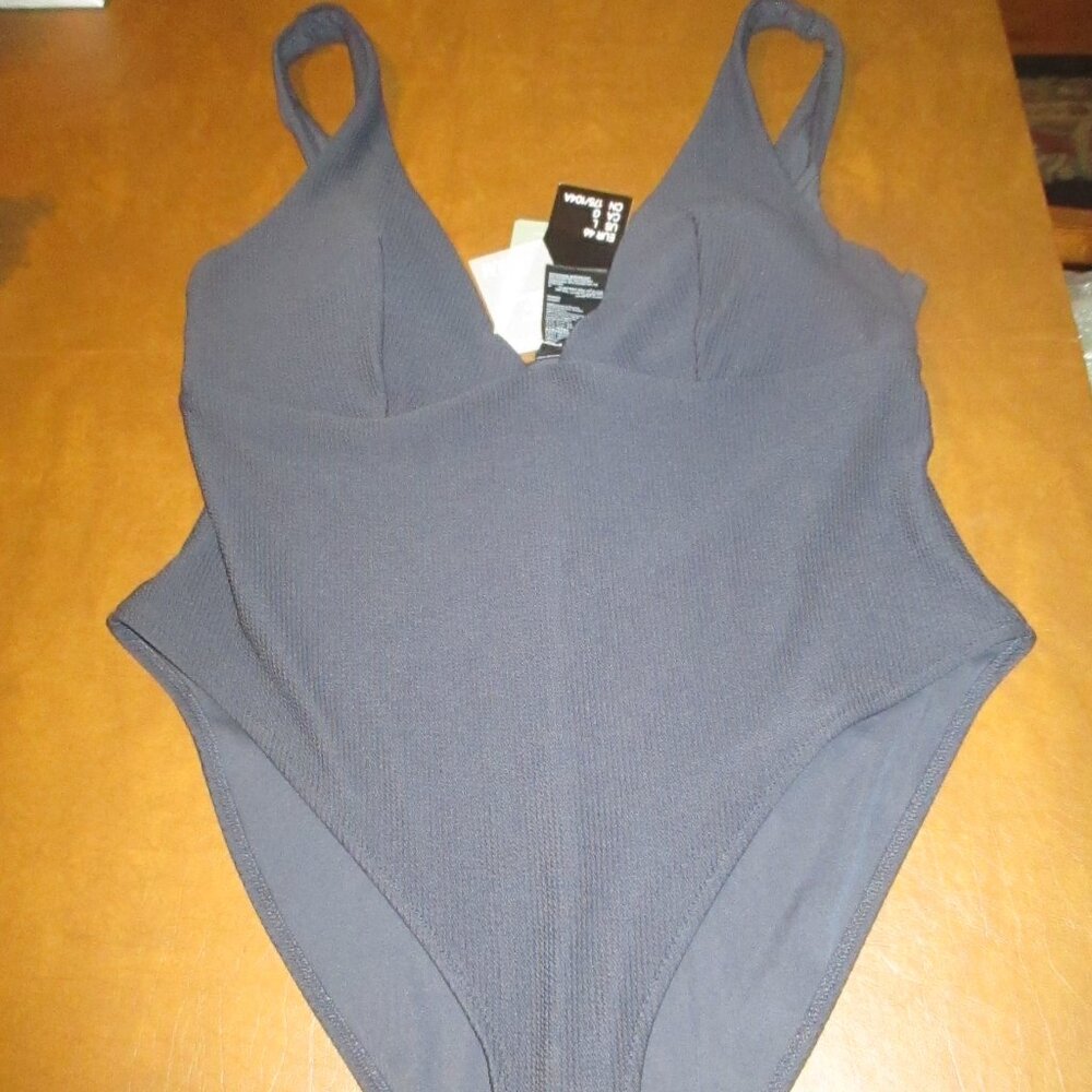 H&M Women's Swim Suit One Piece V NECK Black Padded Maillot NWT Size Large
